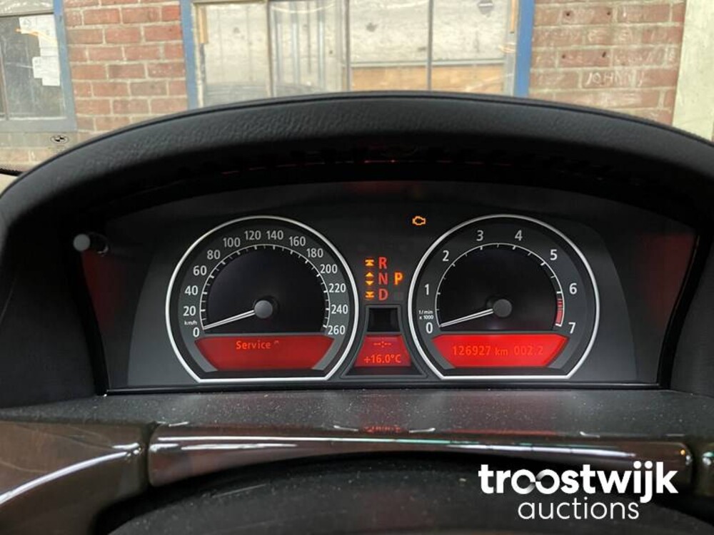 BMW 760Li E65 6.0 V12 445pk 2004