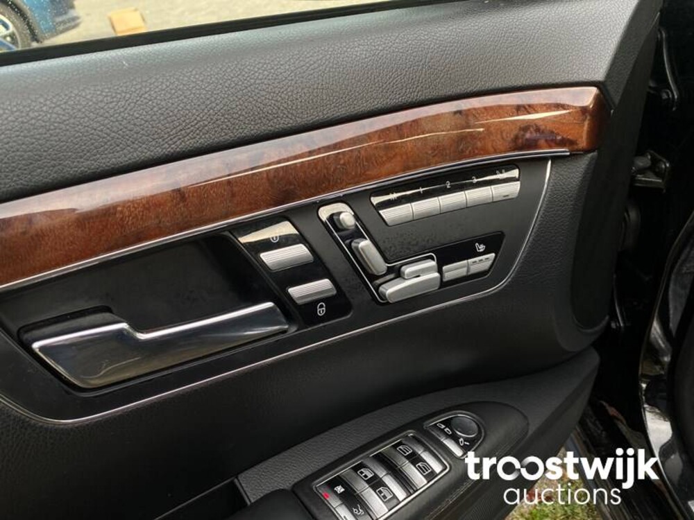 Mercedes-Benz S500 | 5.5 V8 388pk 2006 -Youngtimer-