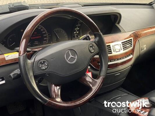 Mercedes-Benz S500 | 5.5 V8 388hp 2006 -Youngtimer-