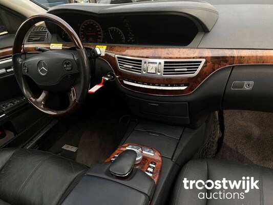 Mercedes-Benz S500 | 5.5 V8 388hp 2006 -Youngtimer-