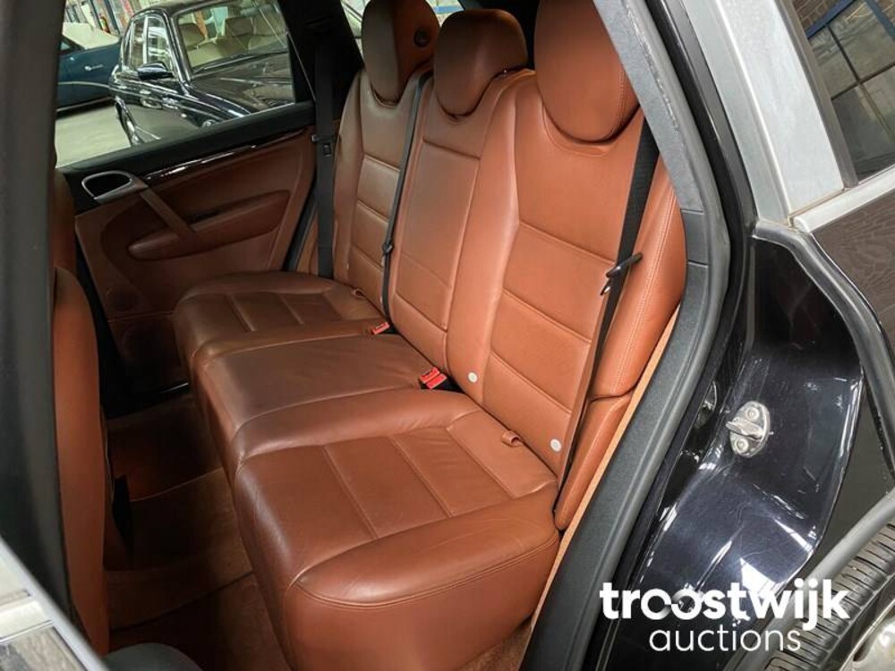 Porsche Cayenne Turbo 4.8 V8 500pk 2007