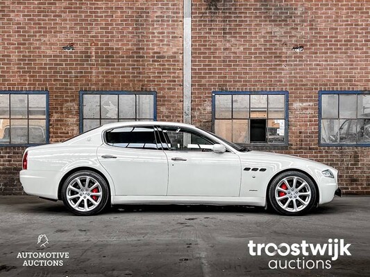 Maserati  Quattroporte 4.2 V8 Executive GT 401hp 2007 -Youngtimer-