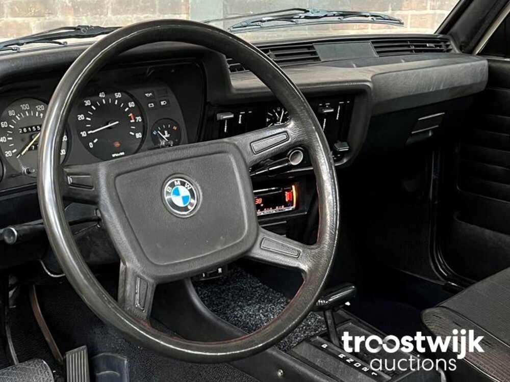 BMW 318 E21  98pk 1977, 80-YA-62