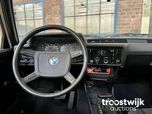 BMW 318 E21  98hp 1977, 80-YA-62