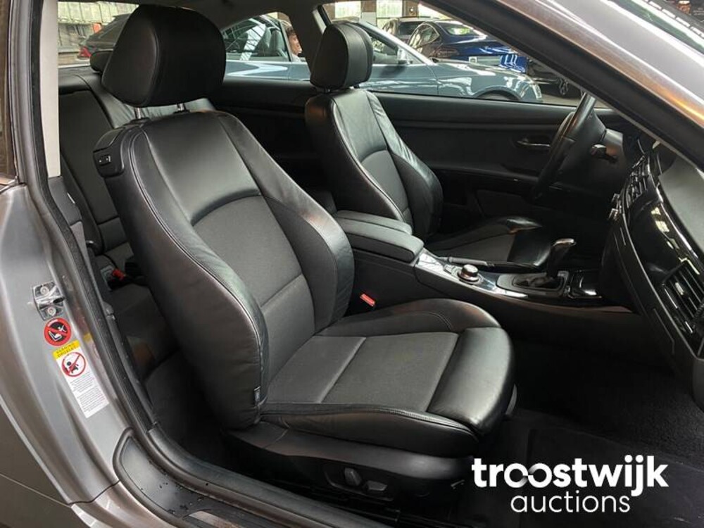 BMW 325i Coupe E92 Introduction  3-Serie 218pk 2006 -Orig NL-, 04-TK-KL -Youngtimer-