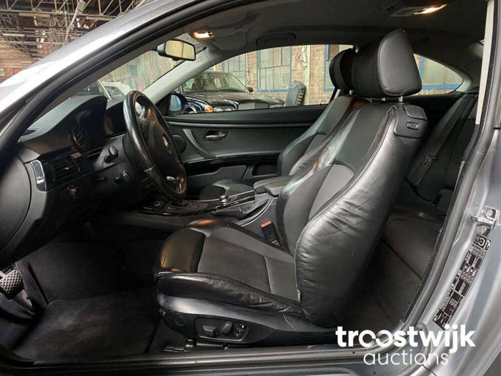 BMW 325i Coupe E92 Introduction  3-Serie 218pk 2006 -Orig NL-, 04-TK-KL -Youngtimer-