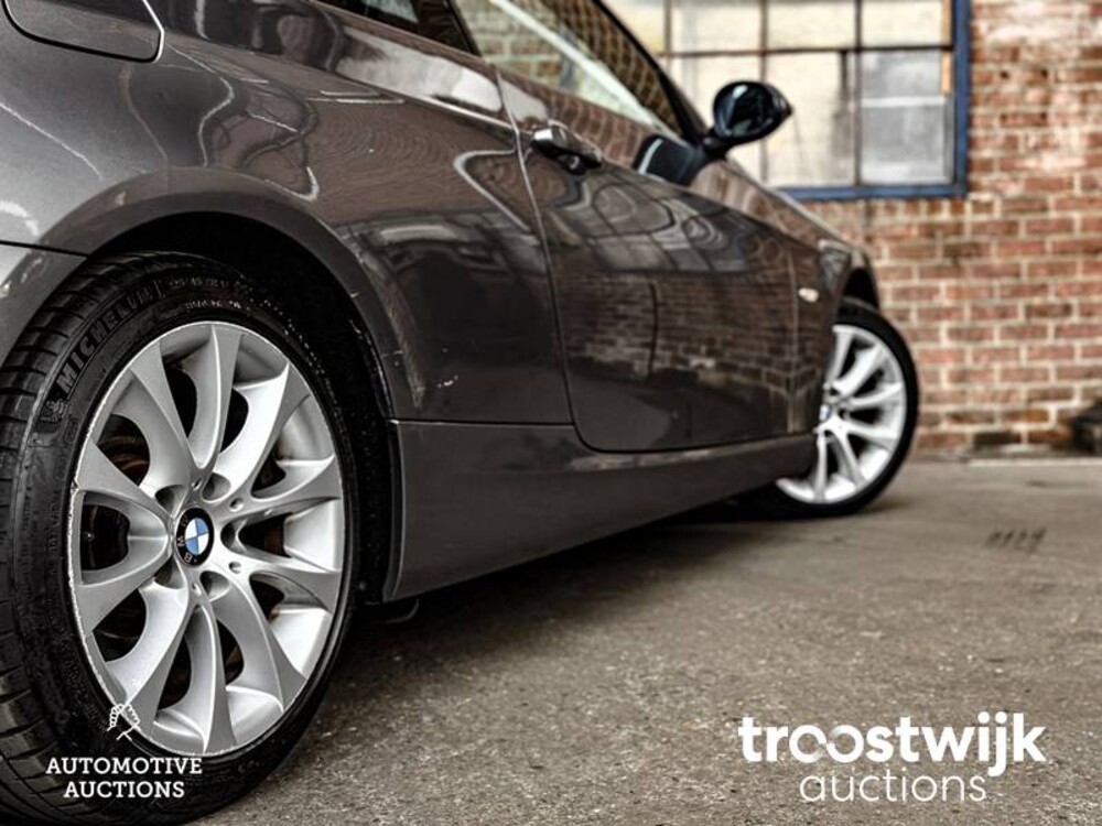 BMW 325i Coupe E92 Introduction  3-Serie 218pk 2006 -Orig NL-, 04-TK-KL -Youngtimer-