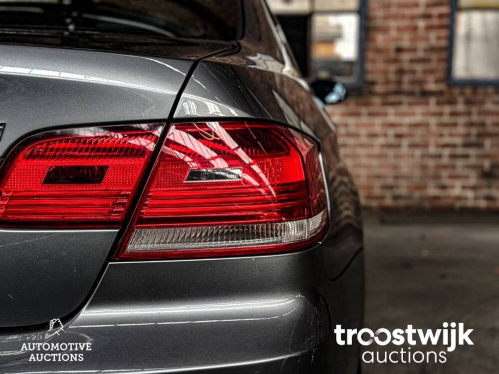 BMW 325i Coupe E92 Introduction  3-Serie 218pk 2006 -Orig NL-, 04-TK-KL -Youngtimer-