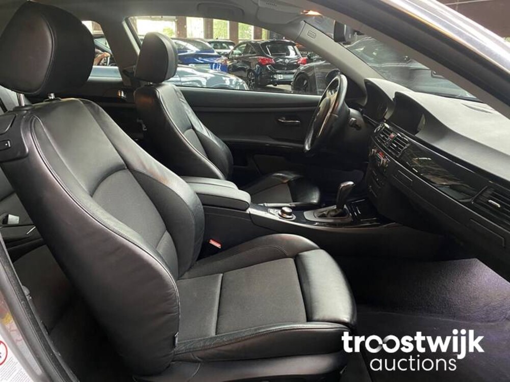 BMW 325i Coupe E92 Introduction  3-Serie 218pk 2006 -Orig NL-, 04-TK-KL -Youngtimer-