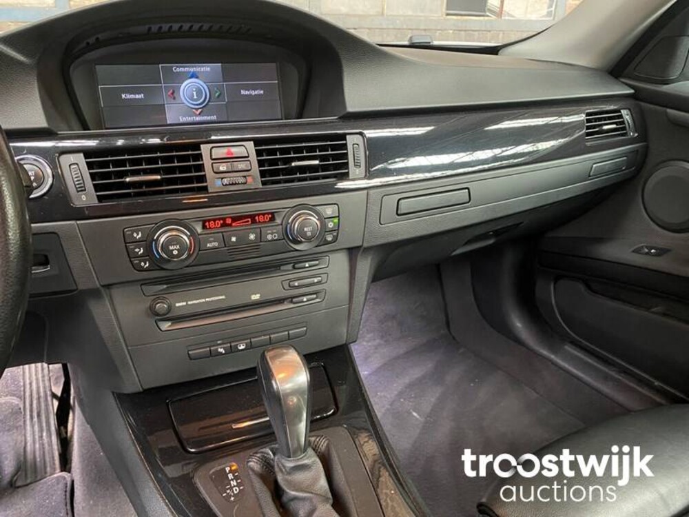 BMW 325i Coupe E92 Introduction  3-Serie 218pk 2006 -Orig NL-, 04-TK-KL -Youngtimer-