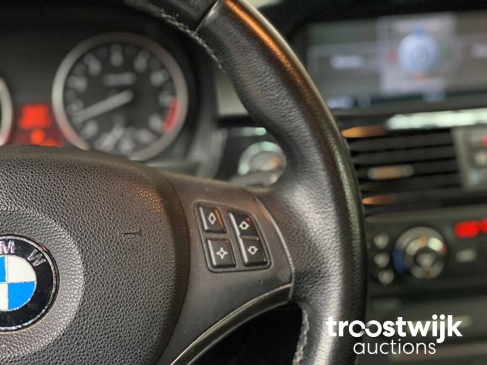 BMW 325i Coupe E92 Introduction  3-Serie 218pk 2006 -Orig NL-, 04-TK-KL -Youngtimer-