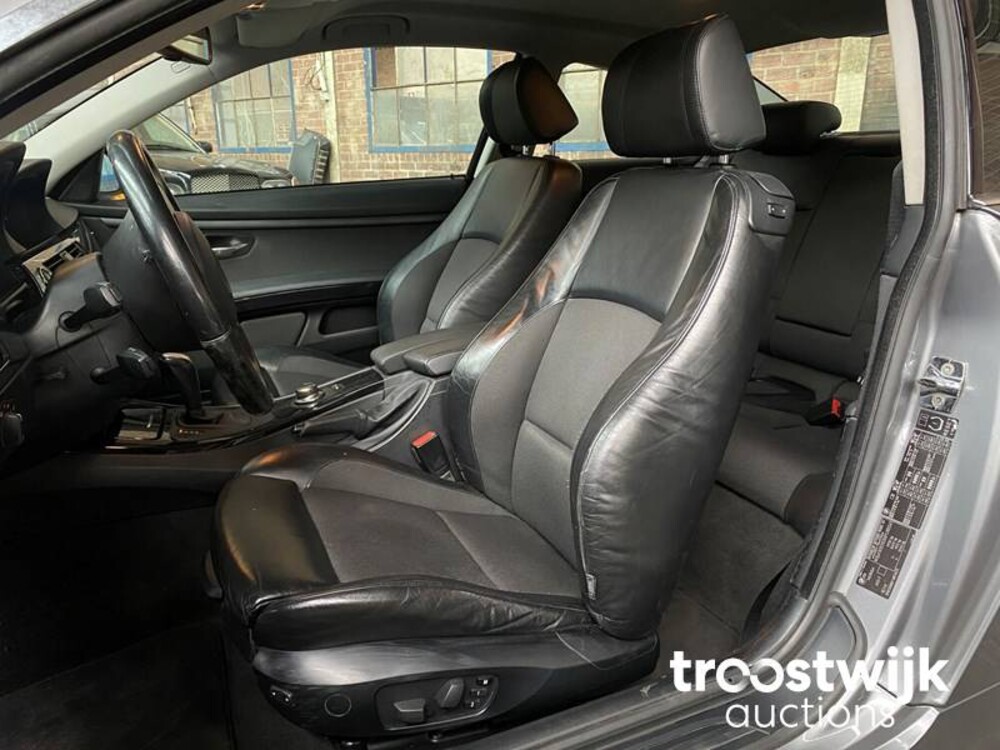 BMW 325i Coupe E92 Introduction  3-Serie 218pk 2006 -Orig NL-, 04-TK-KL -Youngtimer-