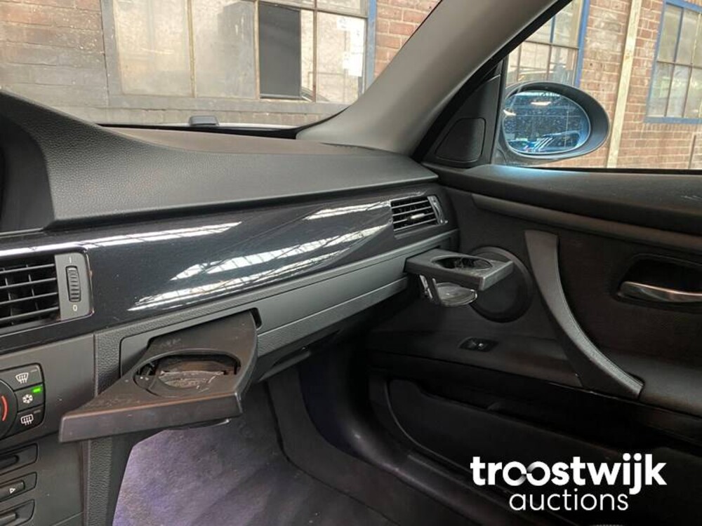 BMW 325i Coupe E92 Introduction  3-Serie 218pk 2006 -Orig NL-, 04-TK-KL -Youngtimer-