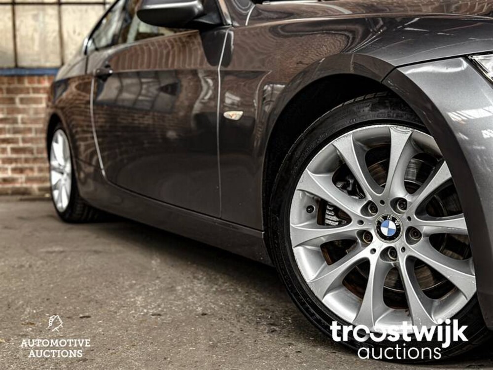 BMW 325i Coupe E92 Introduction  3-Serie 218pk 2006 -Orig NL-, 04-TK-KL -Youngtimer-