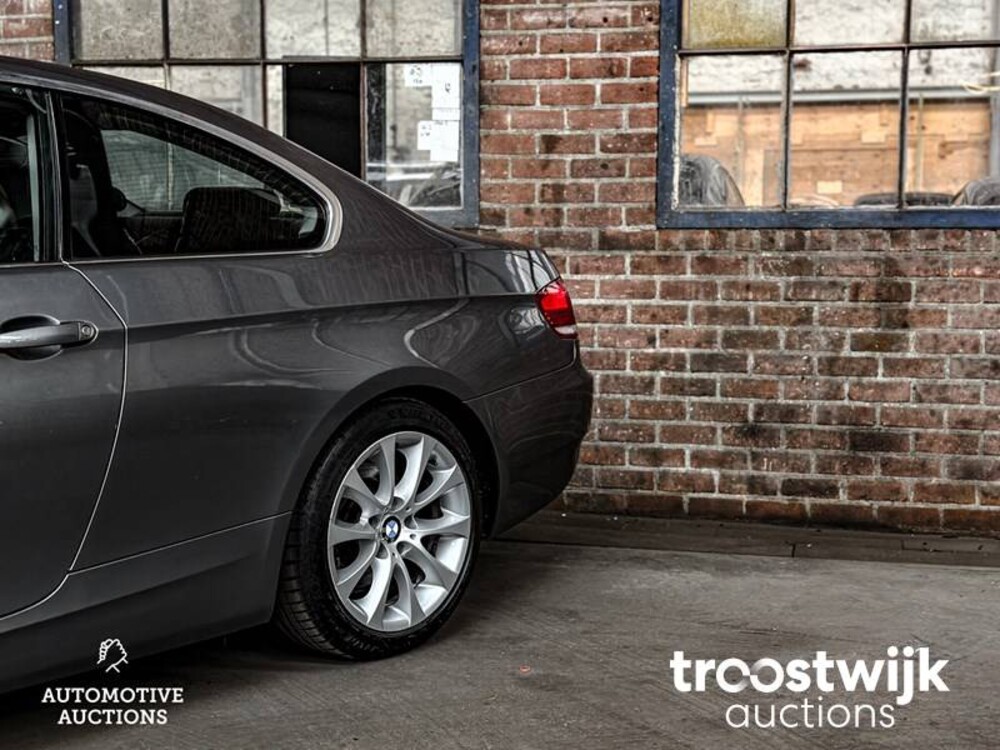 BMW 325i Coupe E92 Introduction  3-Serie 218pk 2006 -Orig NL-, 04-TK-KL -Youngtimer-