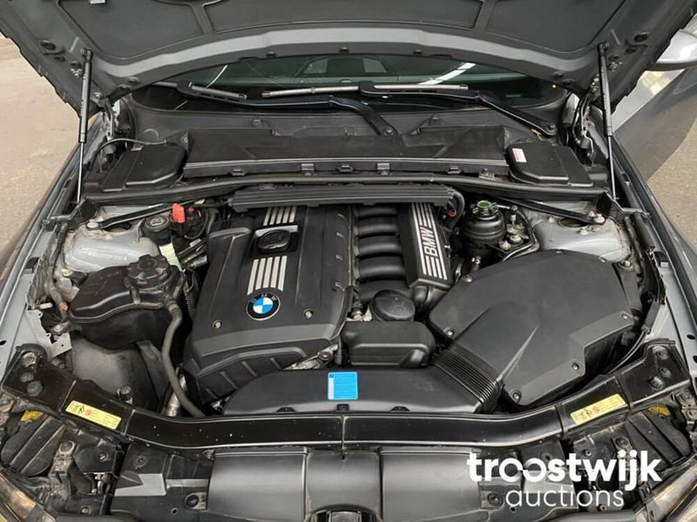 BMW 325i Coupe E92 Introduction  3-Serie 218pk 2006 -Orig NL-, 04-TK-KL -Youngtimer-