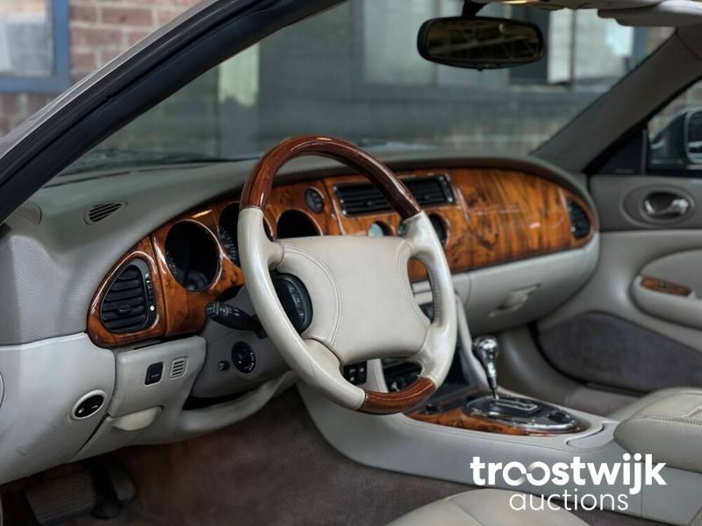 Jaguar XK8 4.0 V8 Convertible 284pk 1997, 95-SR-DX