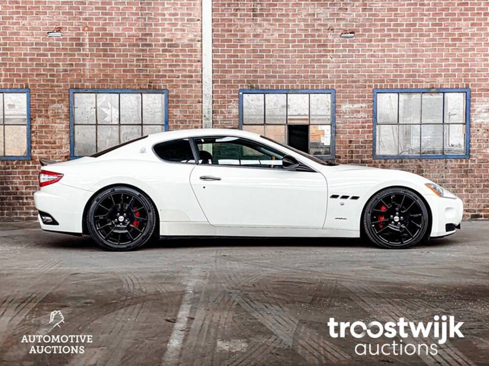Maserati GranTurismo 4.2 V8 405pk 2008