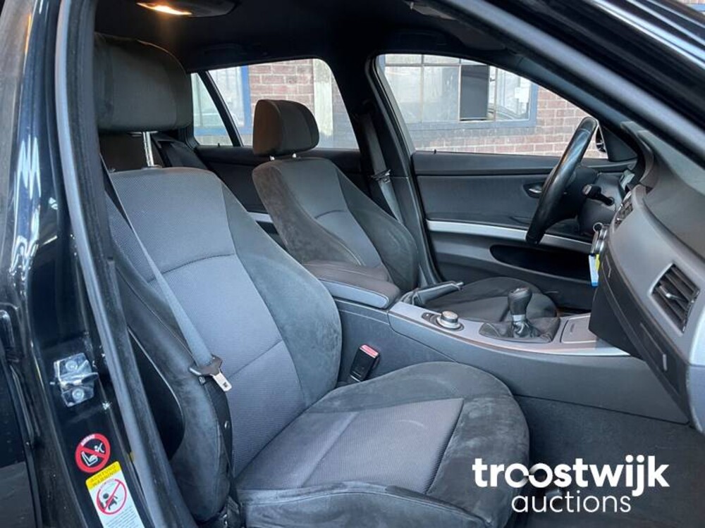 BMW 320i Touring M-Sport E91 2.0  170pk 2008 3-serie, 8-ZPV-50