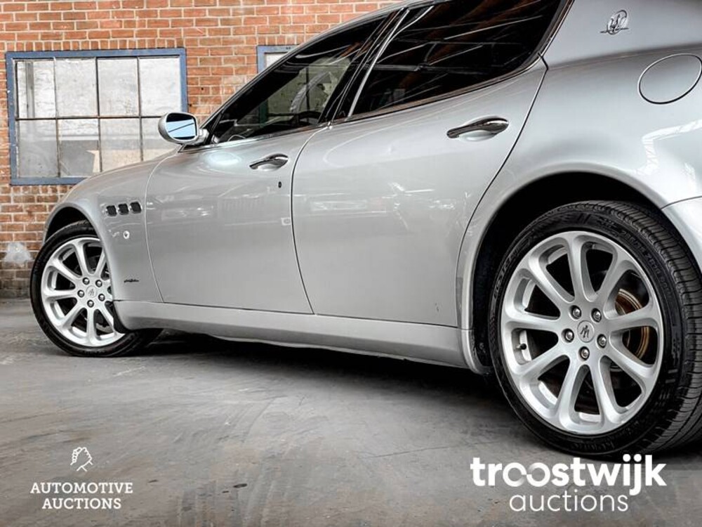 Maserati Quattroporte 4.2 V8 400pk 2005