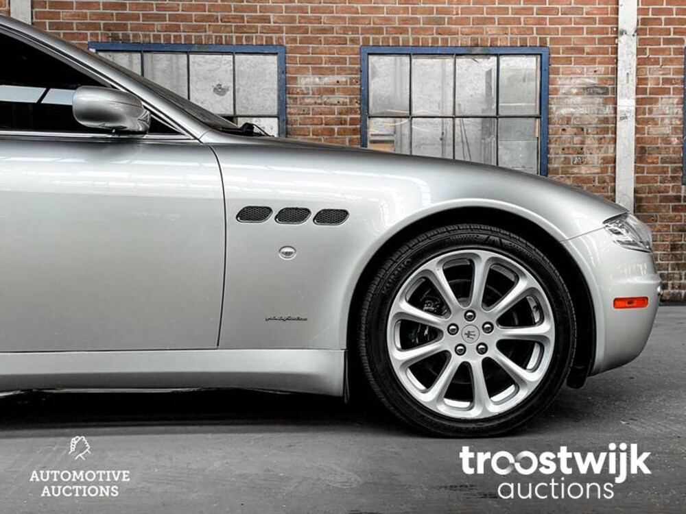 Maserati Quattroporte 4.2 V8 400pk 2005