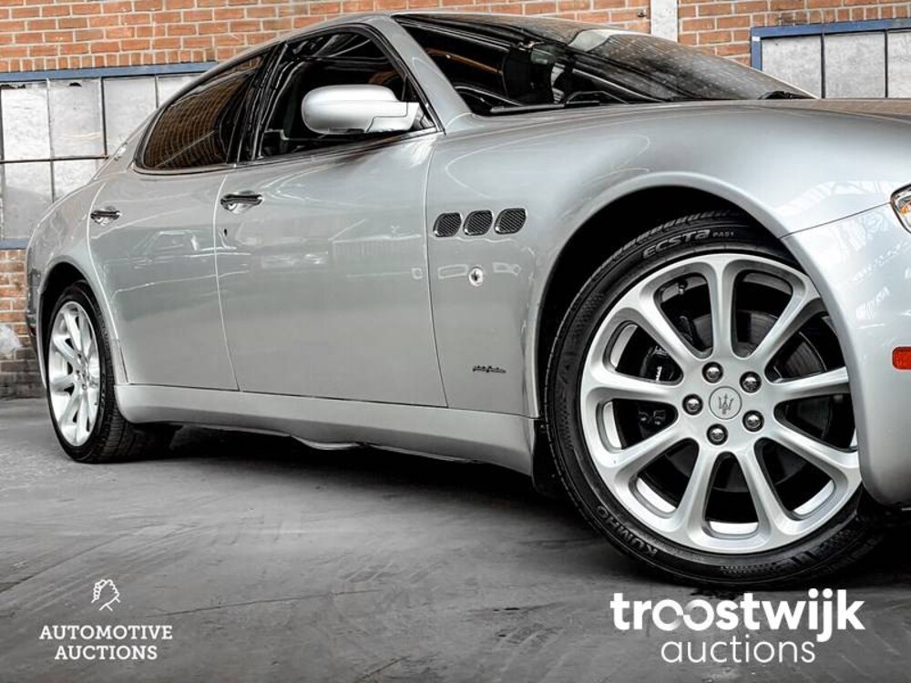 Maserati Quattroporte 4.2 V8 400pk 2005