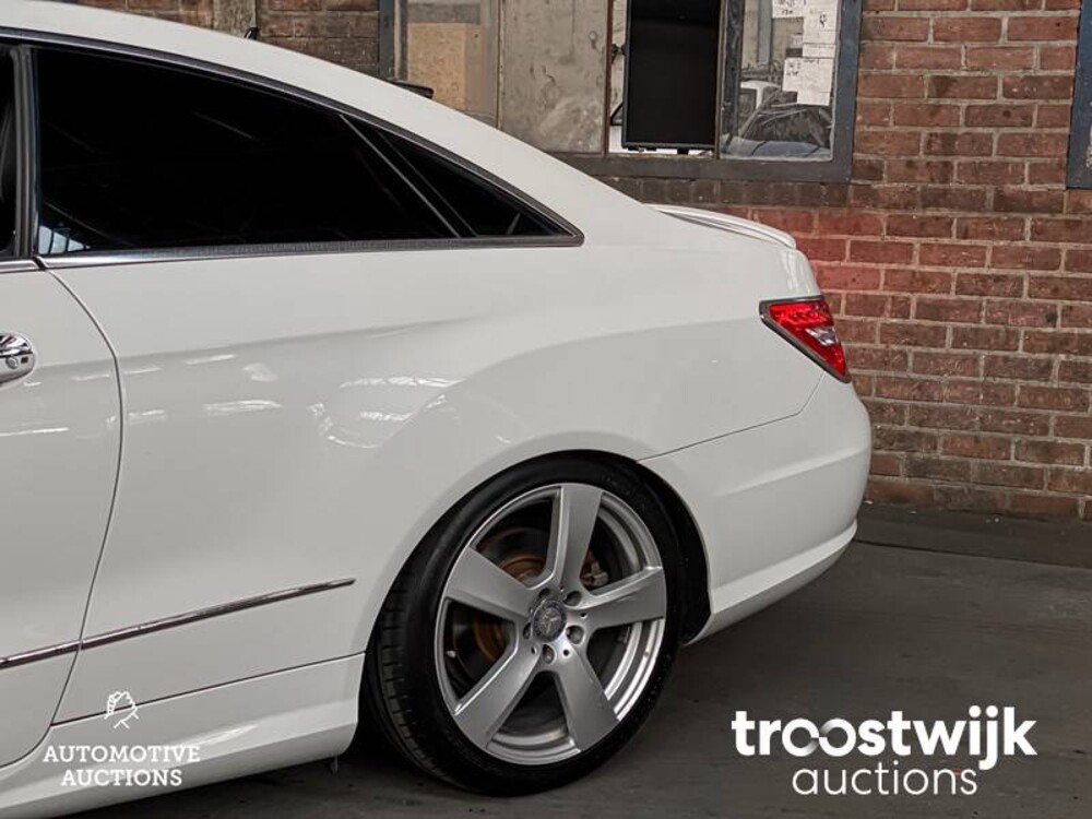 Mercedes-Benz E500 AMG 7G-TRONIC PLUS Coupé  388 PS 2010