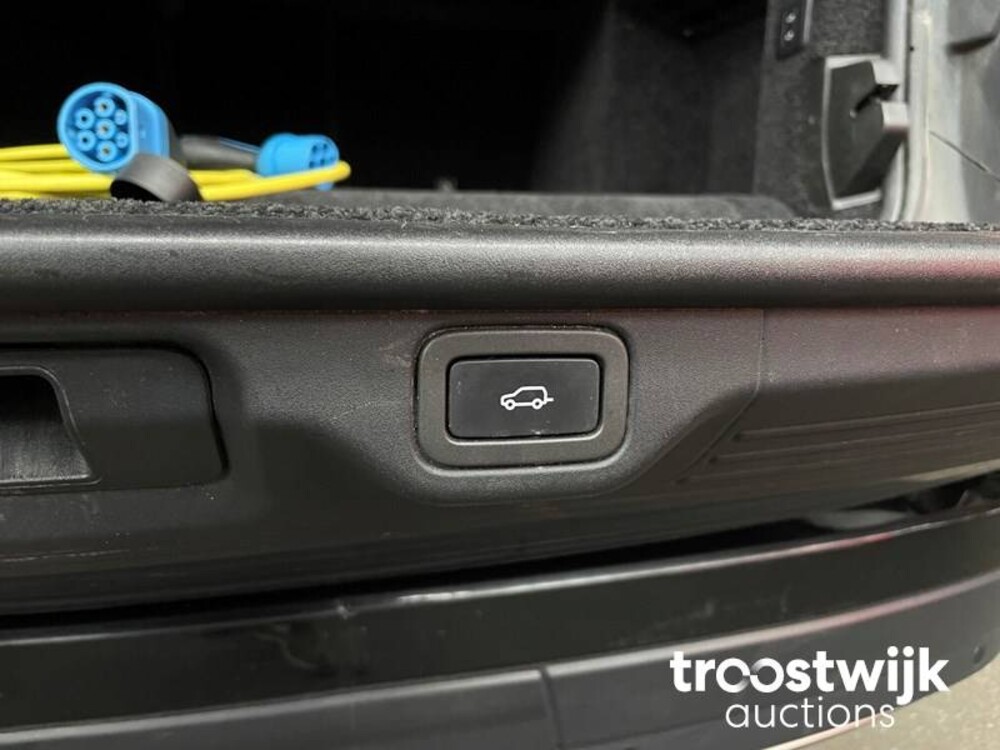 Land Rover Range Rover P400e LWB Vogue 404hp Facelift Plug-in Hybrid 2019 ORG-NL, XJ-426-S