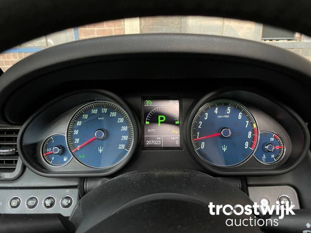 Maserati Quattroporte GTS 4.7 V8 439hp 2011