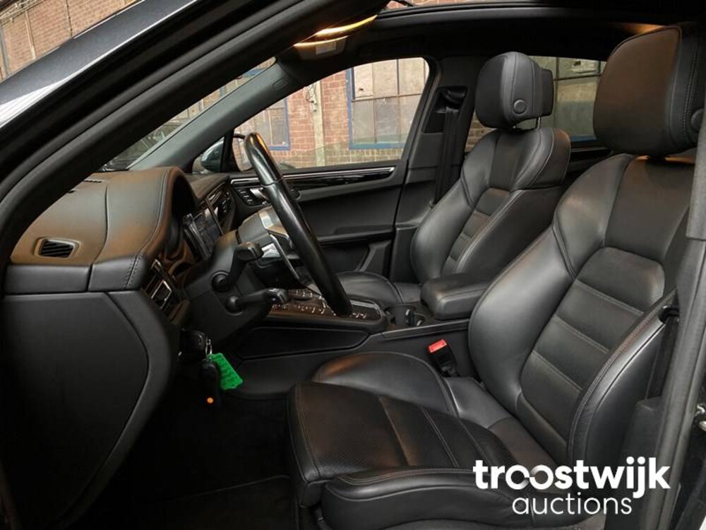 Porsche Macan S 3.0 V6 354pk 2020 Nieuw-Model, J-997-PD