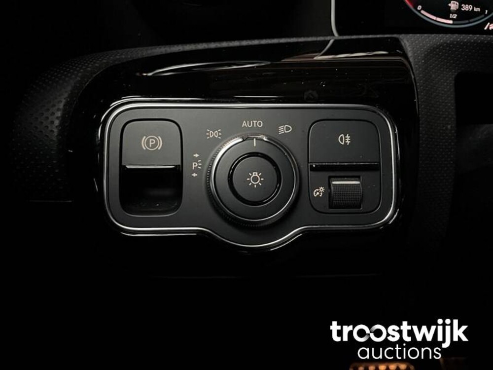 Mercedes-Benz A180d Business Solution 116 PS 2018 A-Klasse, XJ-192-K