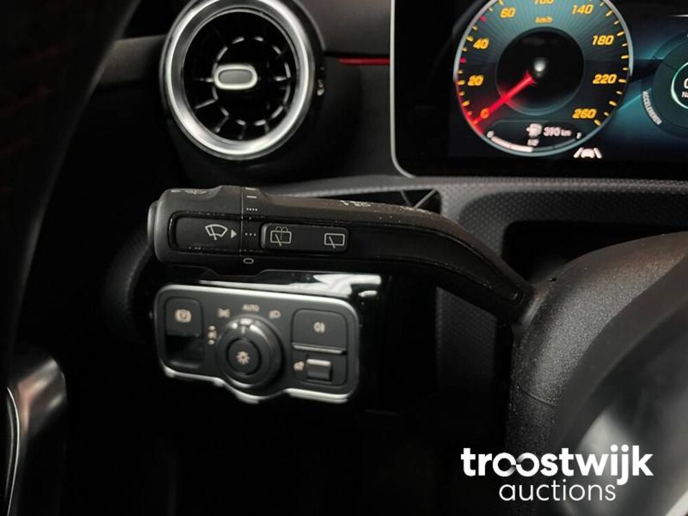 Mercedes-Benz A180d Business Solution 116 PS 2018 A-Klasse, XJ-192-K