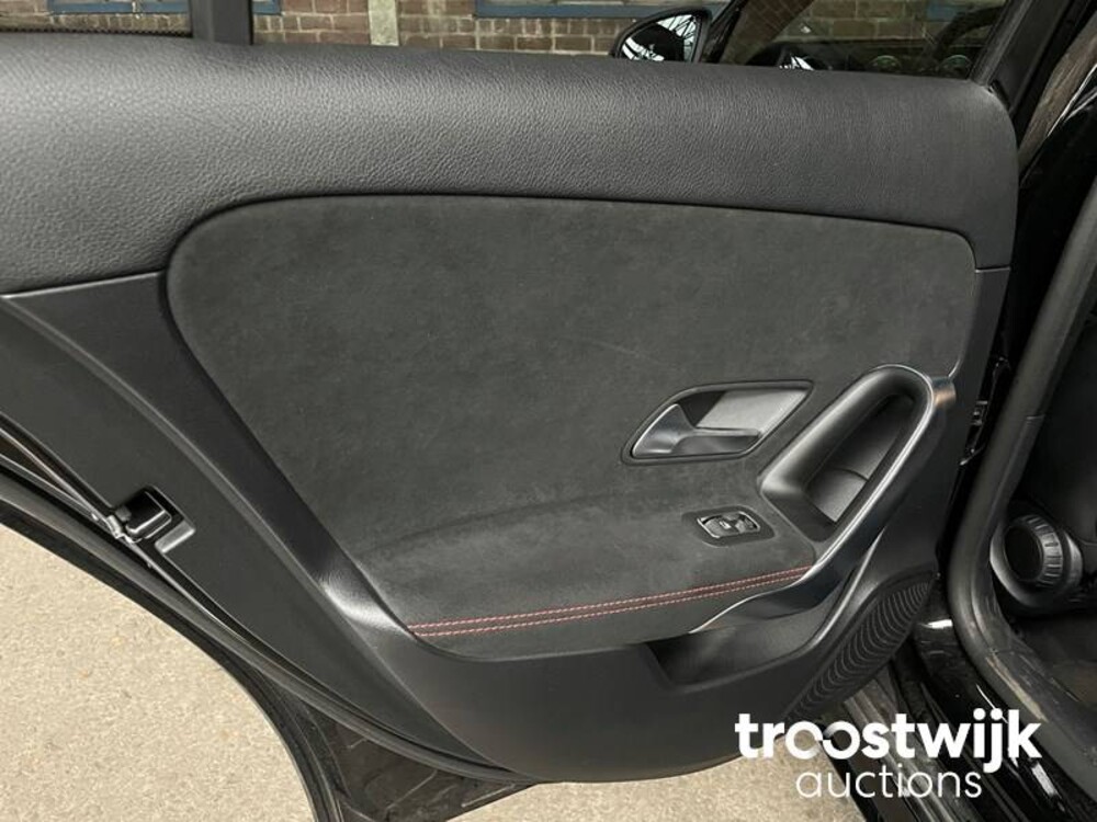 Mercedes-Benz A180d Business Solution 116 PS 2018 A-Klasse, XJ-192-K