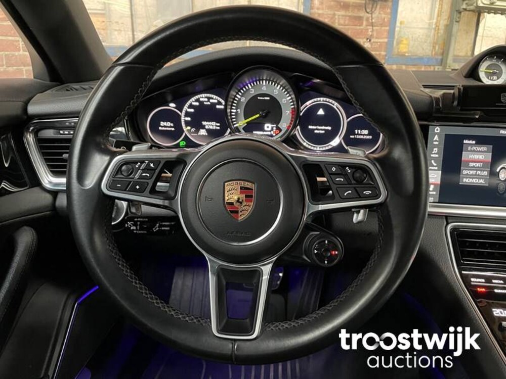 Porsche Panamera 4 E-Hybrid 2.9 V6 Plug-In Hybrid Bj-2018 462PS SPORT-DESIGN SPORT-CHRONO 2017