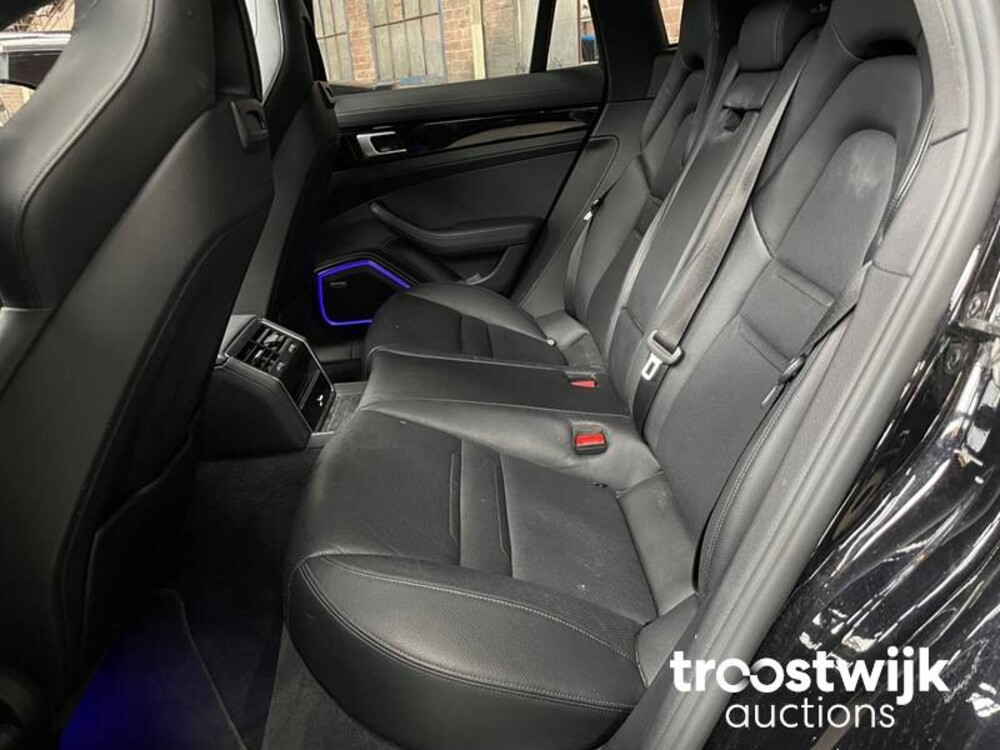 Porsche Panamera 4 E-Hybrid 2.9 V6 Plug-In Hybrid Bj-2018 462PS SPORT-DESIGN SPORT-CHRONO 2017