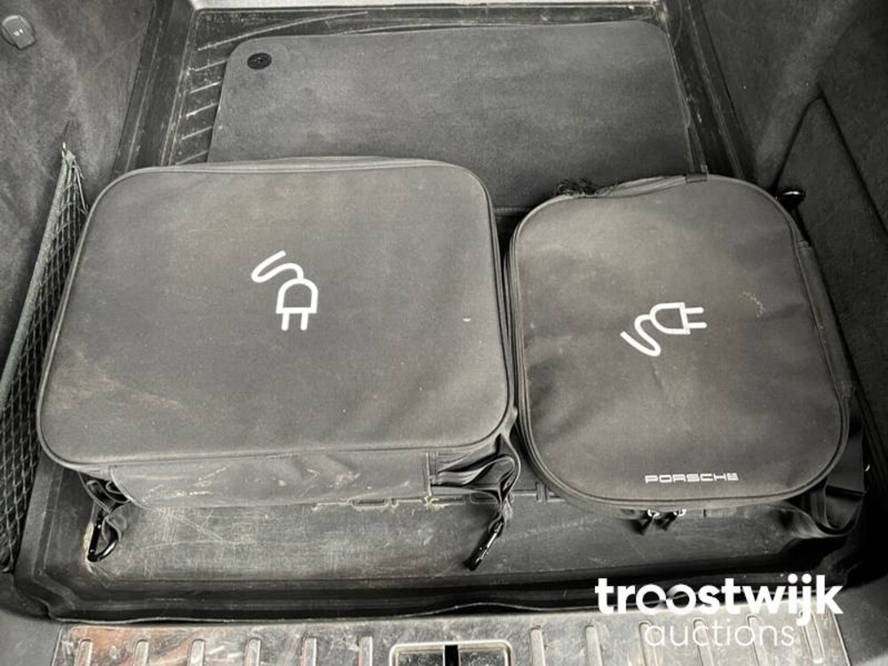 Porsche Panamera 4 E-Hybrid 2.9 V6 Plug-In Hybrid Bj-2018 462PS SPORT-DESIGN SPORT-CHRONO 2017