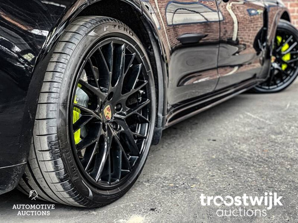Porsche Panamera 4 E-Hybrid 2.9 V6 Plug-In Hybrid Bj-2018 462PS SPORT-DESIGN SPORT-CHRONO 2017