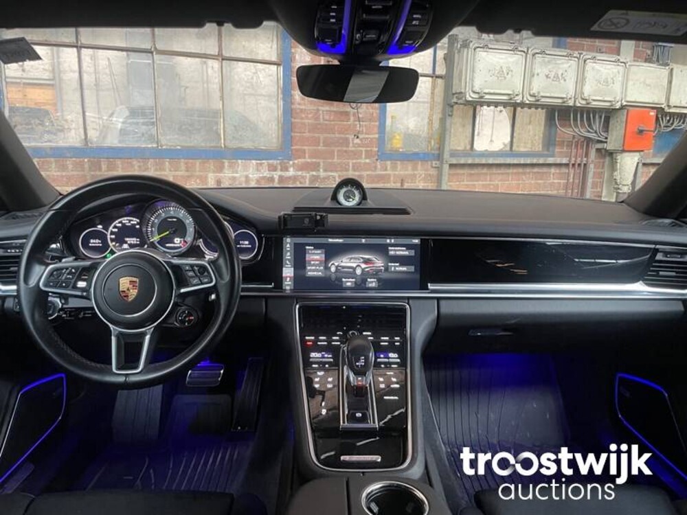 Porsche Panamera 4 E-Hybrid 2.9 V6 Plug-In Hybrid Bj-2018 462PS SPORT-DESIGN SPORT-CHRONO 2017