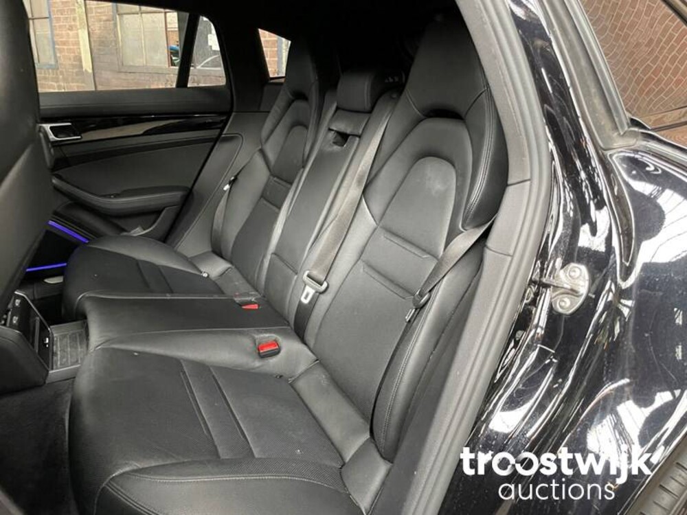 Porsche Panamera 4 E-Hybrid 2.9 V6 Plug-In Hybrid Bj-2018 462PS SPORT-DESIGN SPORT-CHRONO 2017