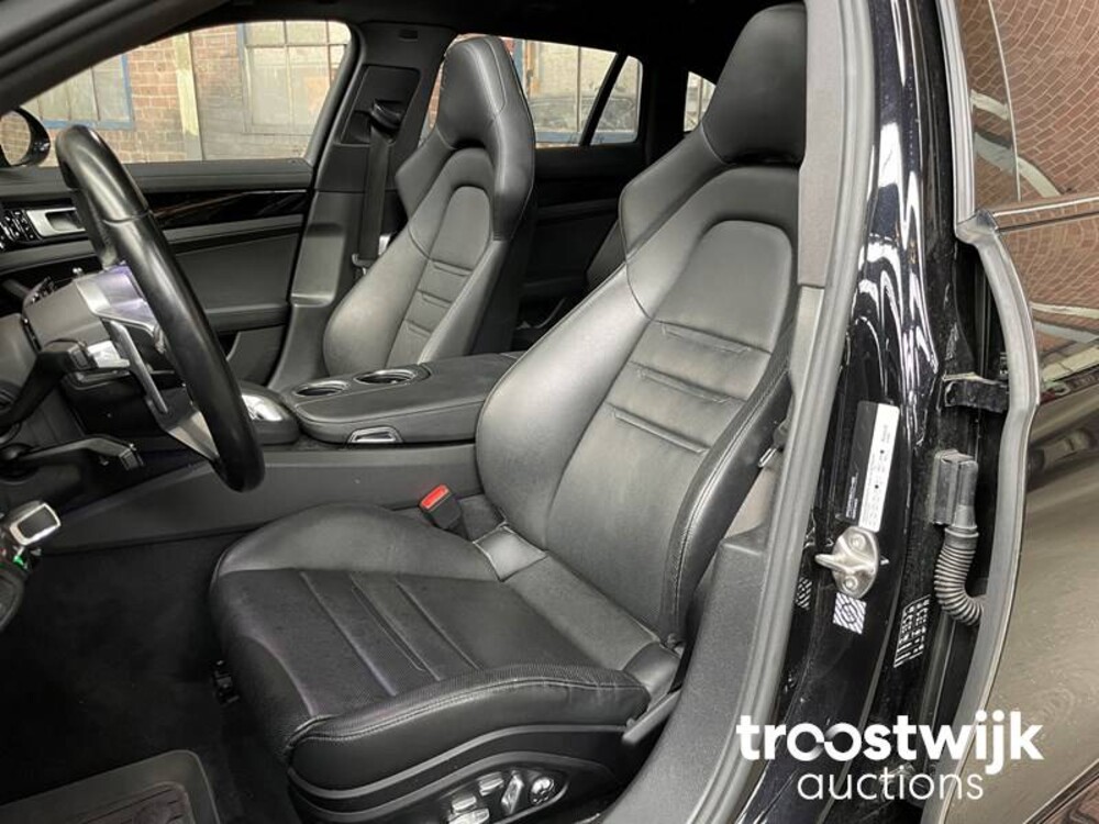 Porsche Panamera 4 E-Hybrid 2.9 V6 Plug-In Hybrid Bj-2018 462PS SPORT-DESIGN SPORT-CHRONO 2017