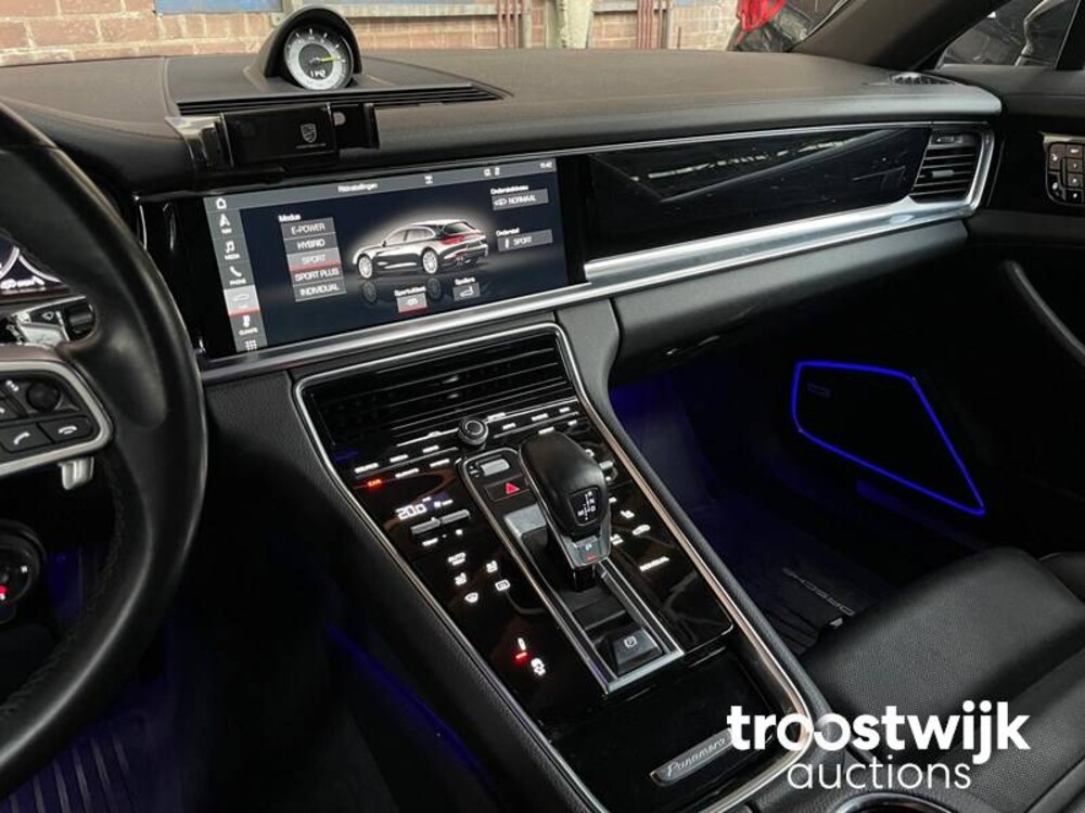 Porsche Panamera 4 E-Hybrid 2.9 V6 Plug-In Hybrid Bj-2018 462PS SPORT-DESIGN SPORT-CHRONO 2017