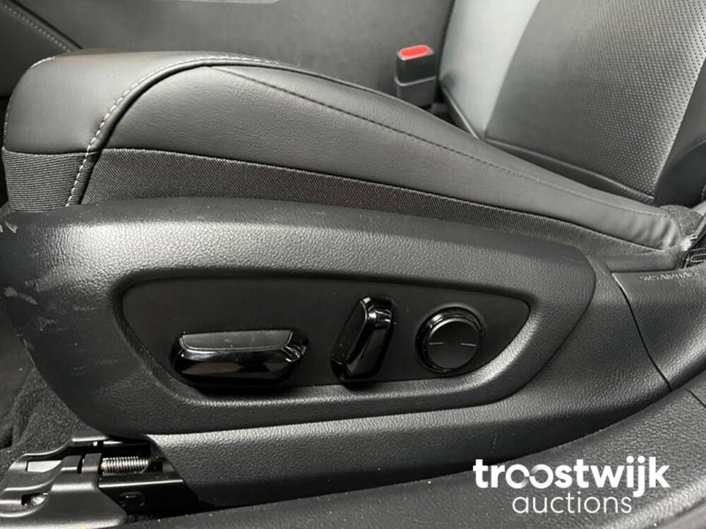 Lexus ES300 2.5 Hybrid 215 PS 2020