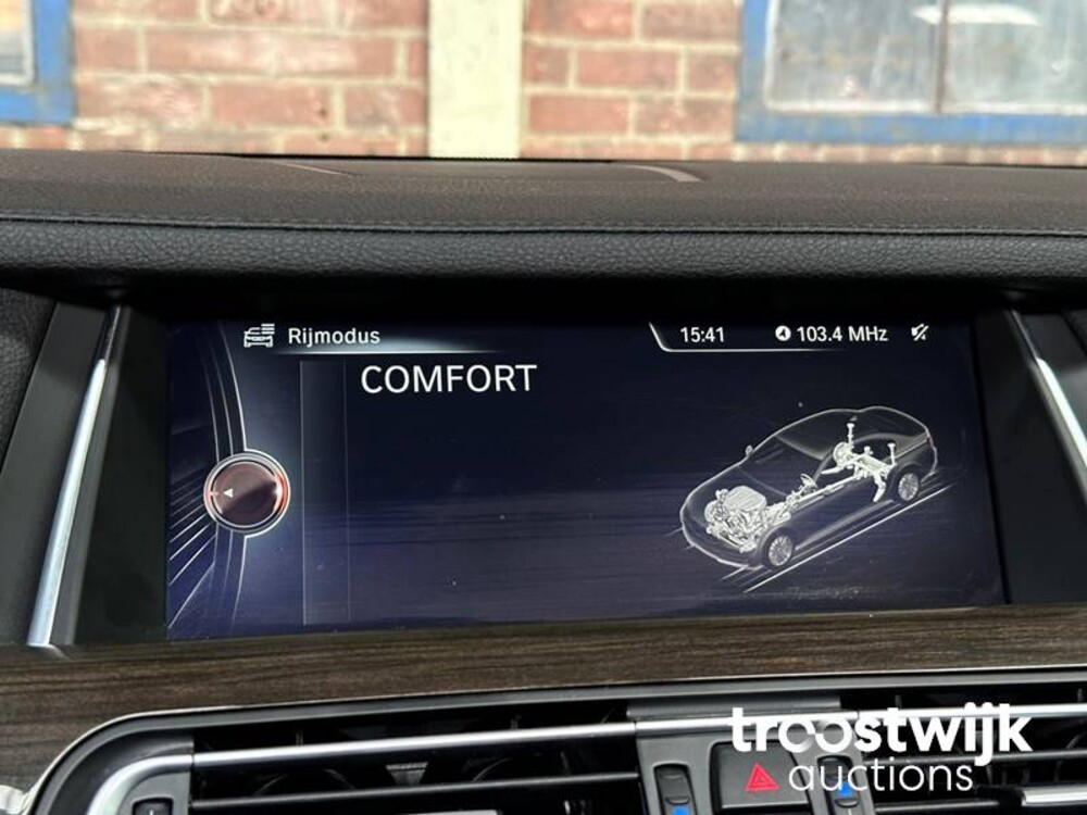 BMW 740Li Individual Edition F02 320PS 2014, T-396-GN