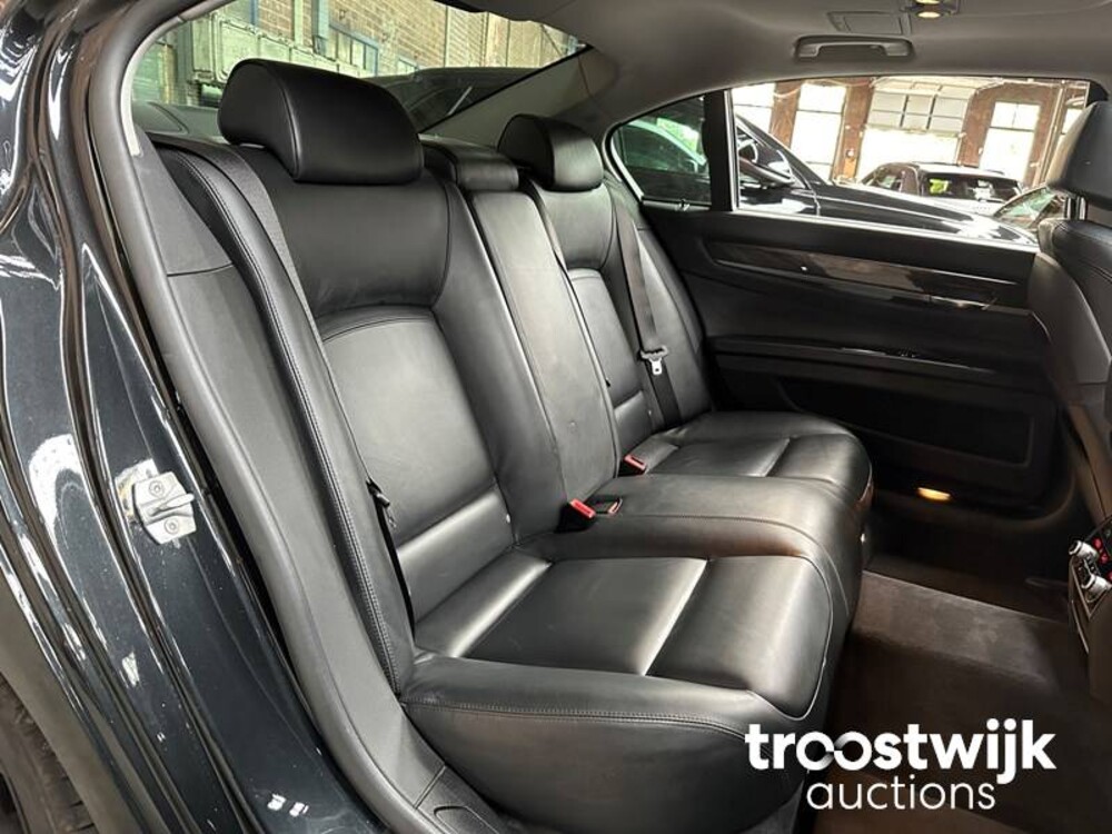 BMW 740Li Individual Edition F02 320PS 2014, T-396-GN