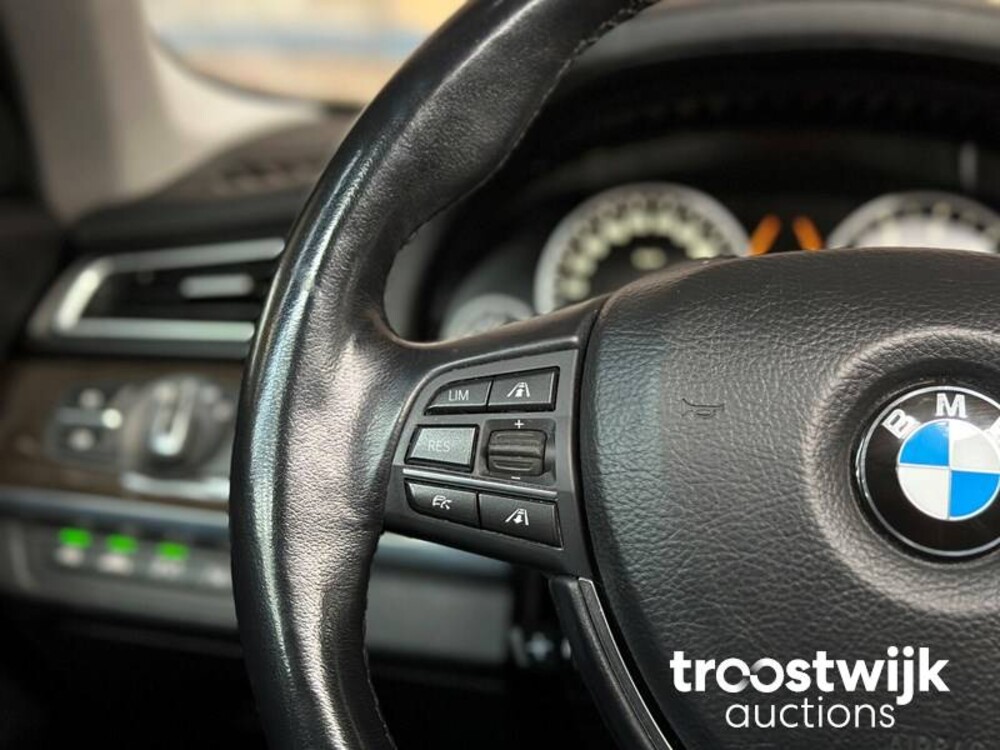 BMW 740Li Individual Edition F02 320PS 2014, T-396-GN