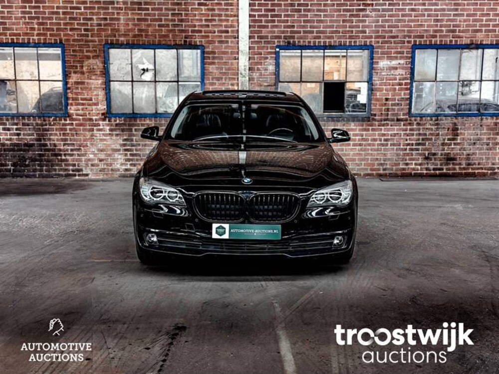 BMW 740Li Individual Edition F02 320PS 2014, T-396-GN