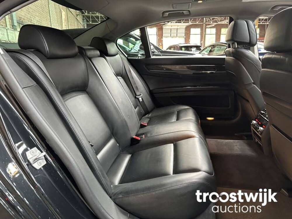 BMW 740Li Individual Edition F02 320PS 2014, T-396-GN