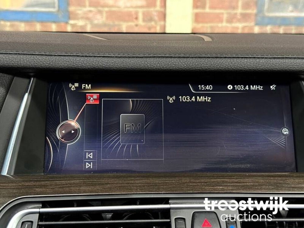 BMW 740Li Individual Edition F02 320PS 2014, T-396-GN