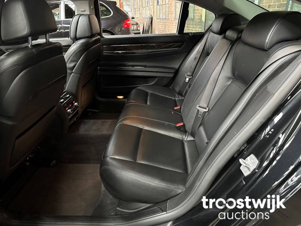 BMW 740Li Individual Edition F02 320PS 2014, T-396-GN