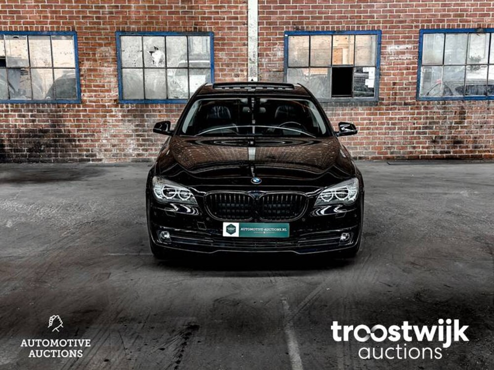 BMW 740Li Individual Edition F02 320PS 2014, T-396-GN